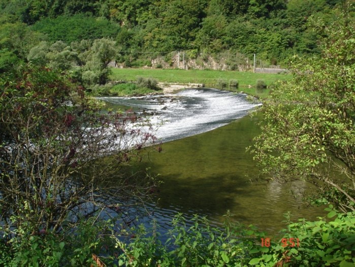 Photo de la rivière de la centrale électrique de Boussières